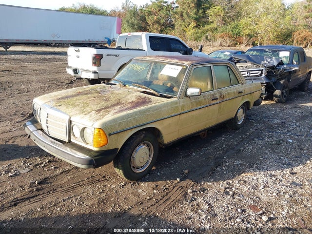 1979 MERCEDES-BENZ 240D VIN: 12312312145256