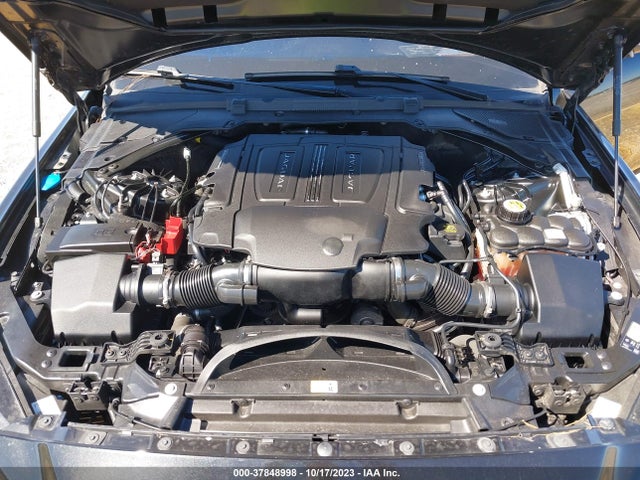 2017 JAGUAR XE SAJAE4BV1HA977127 Photo 9