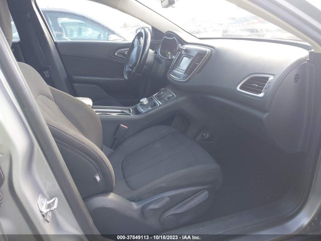Chrysler 200 Limited 2015 1C3CCCAB1FN636741 Image 5