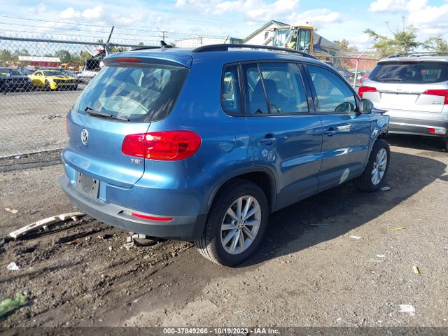 WVGAV7AX8HK043121 Volkswagen TIGUAN