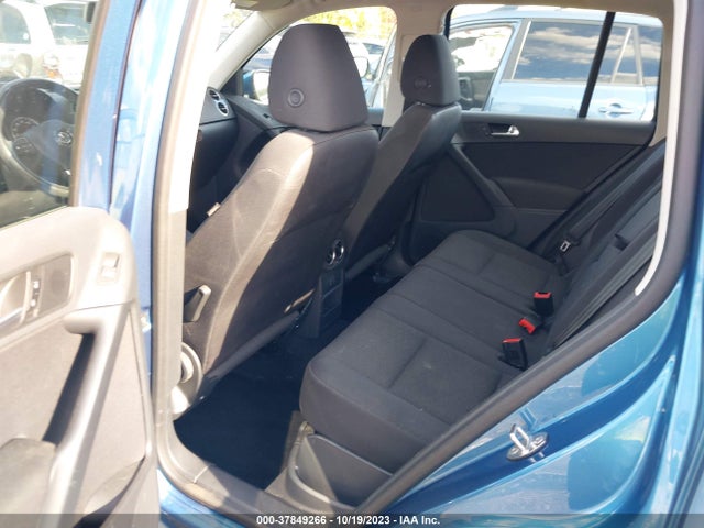 WVGAV7AX8HK043121 Volkswagen TIGUAN