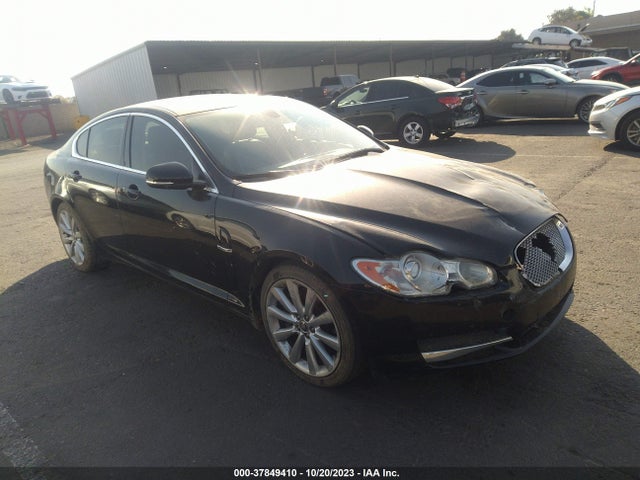 2011 JAGUAR XF SAJWA0GB1BLR95521 Photo 0
