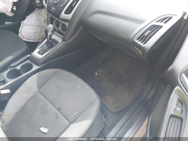 1FADP3K21EL392561 Ford FOCUS SE