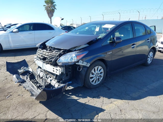 Toyota PRIUS PLUG-IN 2014 JTDKN3DP8E3062724 Image 2