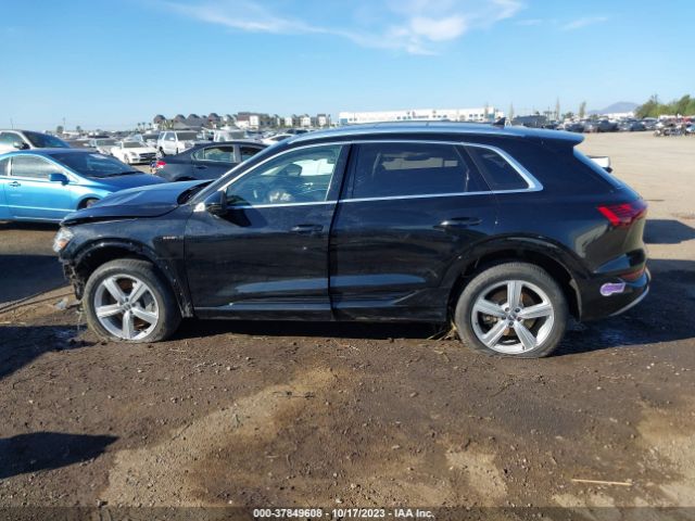 WA1VABGE7KB013944 Audi E-tron Prestige