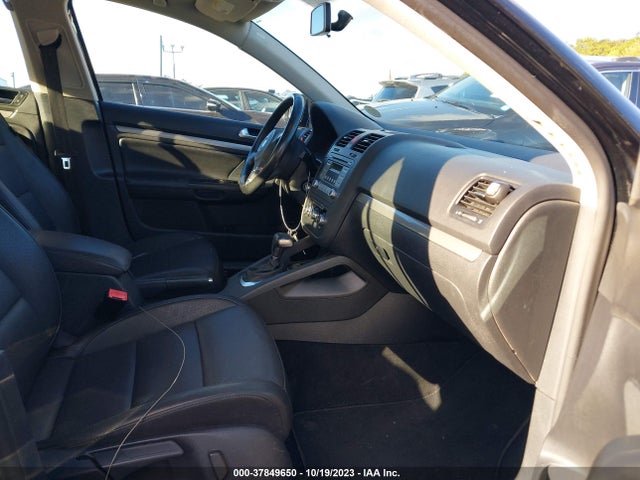 2010 VOLKSWAGEN JETTA SEDAN LIMITED VIN: 3VWRZ7AJ4AM139024