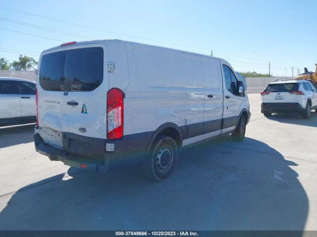 1FTYE1ZM5FKA92249 Ford TRANSIT CARGO VAN