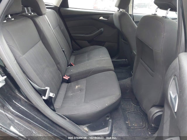 2015 FORD FOCUS SE VIN: 1FADP3K20FL382640