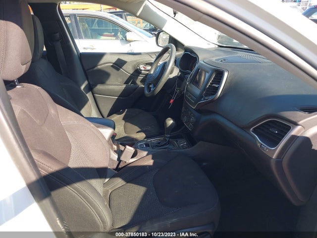 2019 JEEP CHEROKEE LATITUDE VIN: 1C4PJLCB7KD423129