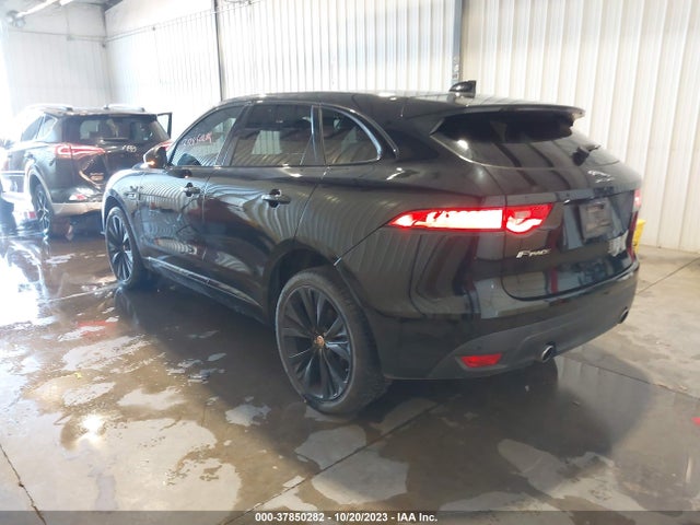 2018 JAGUAR F-PACE SADCL2GX3JA290009 Photo 2