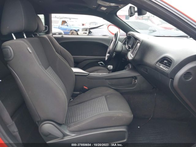 2C3CDZAG2JH112141 Dodge Challenger Sxt