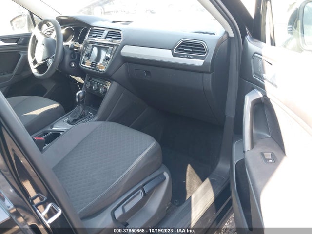 3VV1B7AX3KM029870 Volkswagen TIGUAN S
