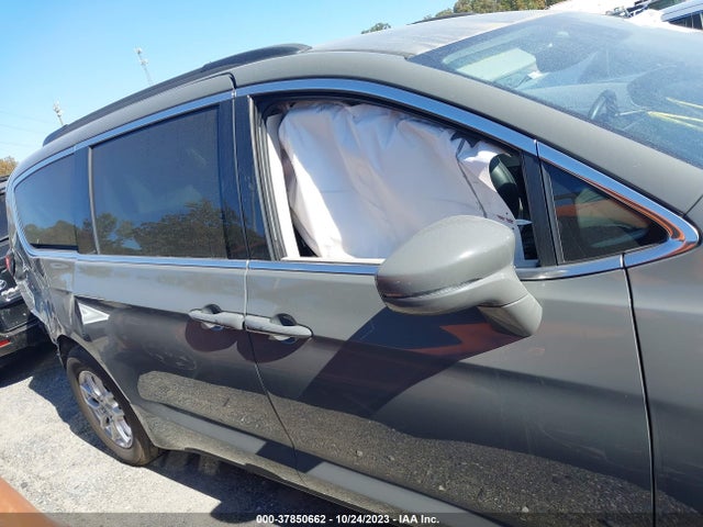 Chrysler Pacifica Touring L 2022 аукцион фото