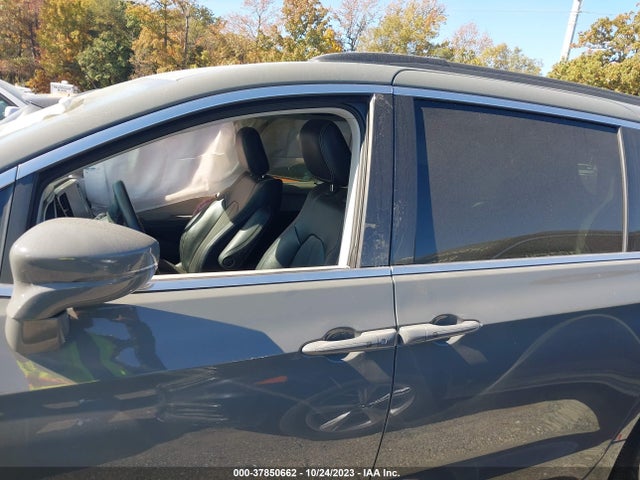 Chrysler Pacifica Touring L 2022 аукцион фото