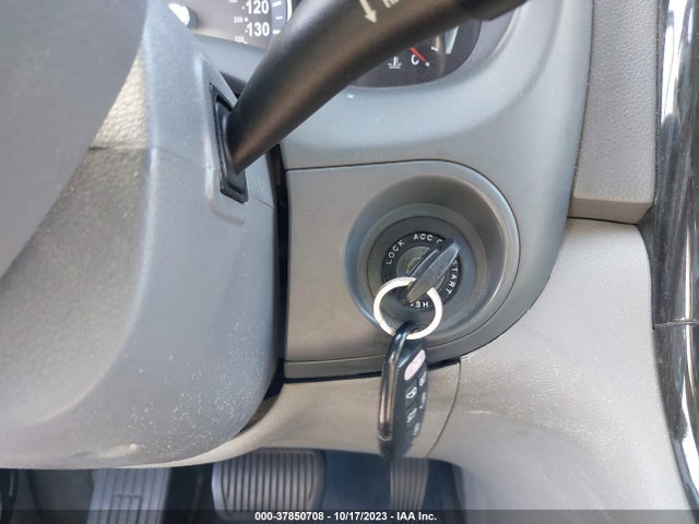 2011 KIA SEDONA EX VIN: KNDMH4C74B6374010
