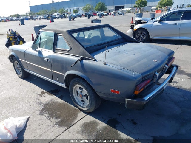 1981 FIAT 124 ZFAAS00B5B8185867 Photo 2