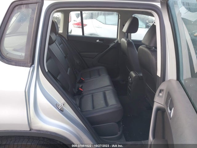WVGBV7AX7HK012754 Volkswagen TIGUAN