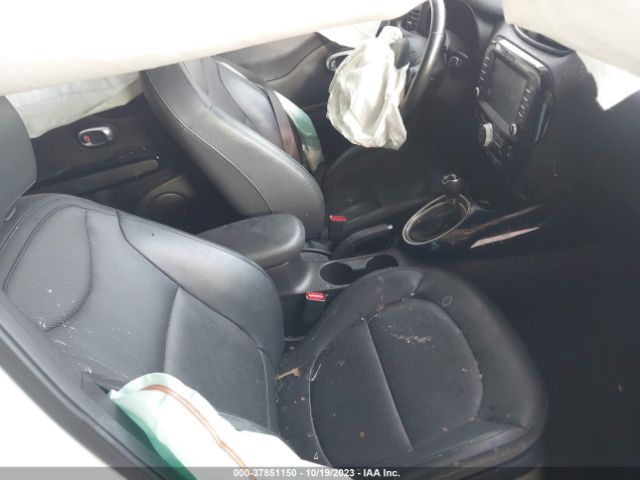 KNDJX3A56F7115648 KIA Soul !