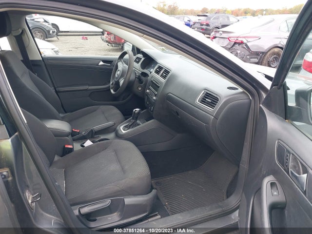 3VW2K7AJ8EM294817 Volkswagen Jetta Sedan S