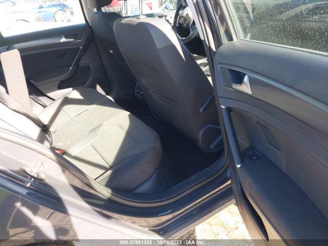 WVWKR7AU8KW919219 Volkswagen E-golf Se