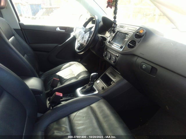 WVGAV7AXXGW532756 Volkswagen Tiguan Sel