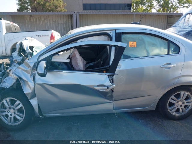 Chevrolet SONIC LT 2016 1G1JC5SG4G4102593 Image 13