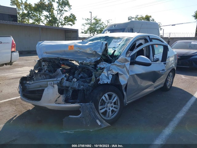 Chevrolet SONIC LT 2016 1G1JC5SG4G4102593 Image 2