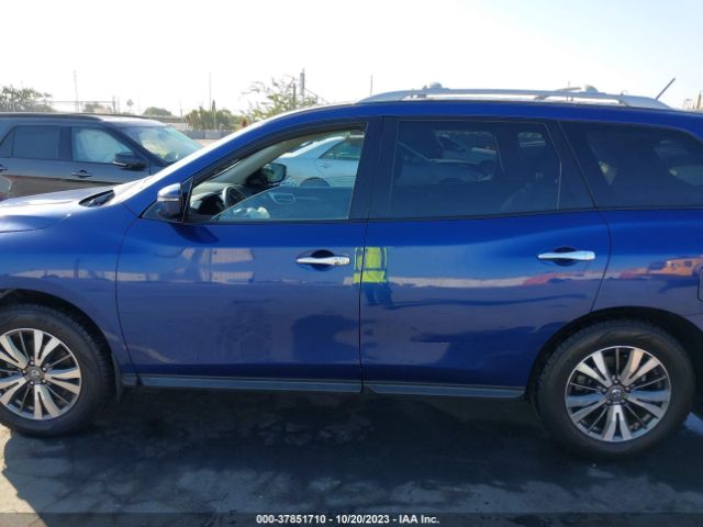 5N1DR2MN5HC671209 Nissan Pathfinder S