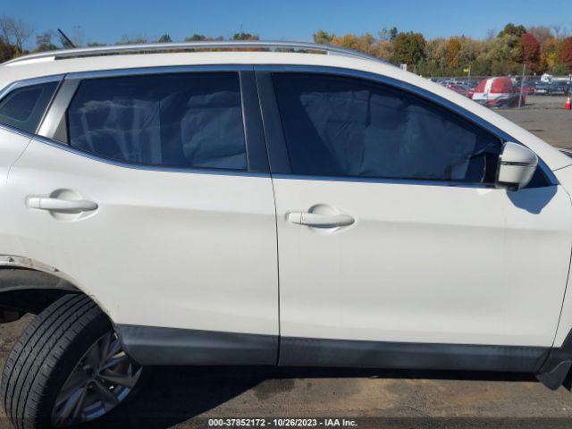 JN1BJ1CR9HW130313 Nissan Rogue Sport Sv