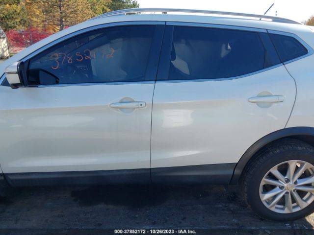 JN1BJ1CR9HW130313 Nissan Rogue Sport Sv