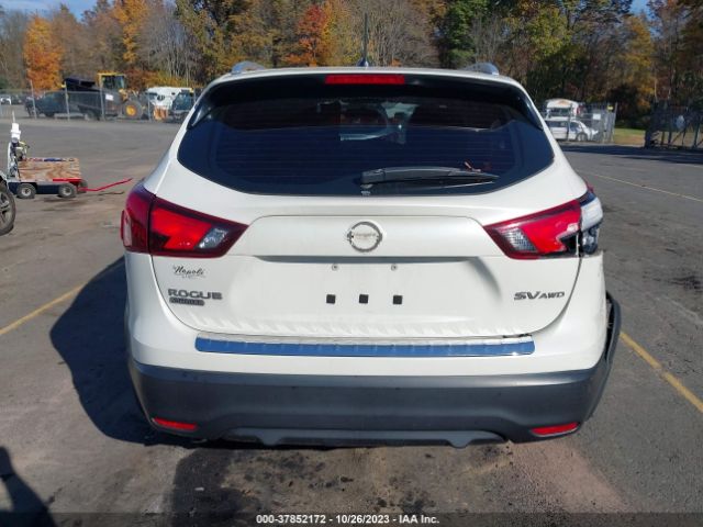 JN1BJ1CR9HW130313 Nissan Rogue Sport Sv