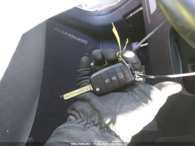 5XYPGDA5XKG592175 KIA Sorento S V6