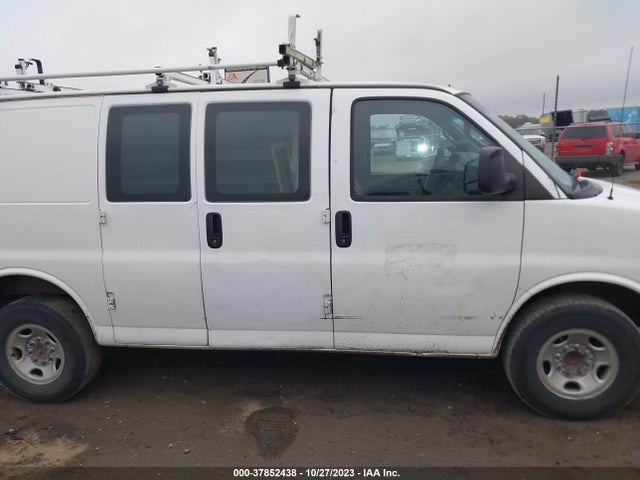 Chevrolet EXPRESS CARGO VAN 2017 1GCWGAFF5H1117988 Image 13