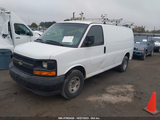 Chevrolet EXPRESS CARGO VAN 2017 1GCWGAFF5H1117988 Image 2