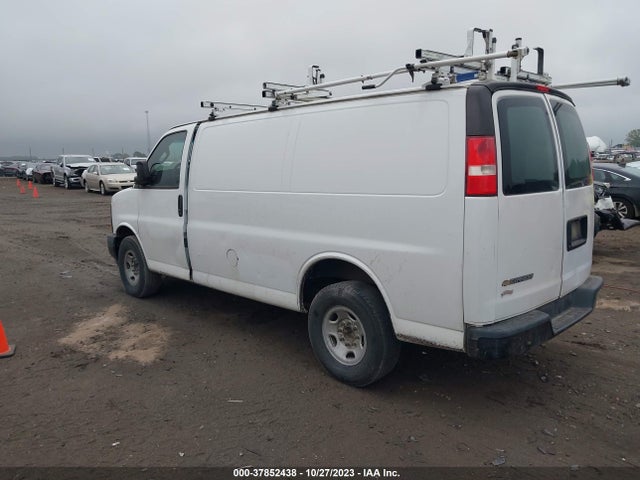Chevrolet EXPRESS CARGO VAN 2017 1GCWGAFF5H1117988 Image 3