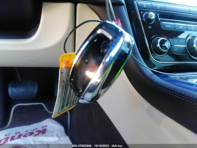 2011 JAGUAR XJ SAJWA2GB8BLV09413 Photo 10