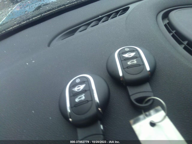 2023 MINI CONVERTIBLE WMW23DL08P3P98899 Photo 10