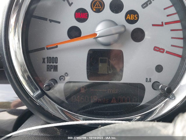 2010 MINI COOPER CLUBMAN WMWMM3C56ATP76516 Photo 6