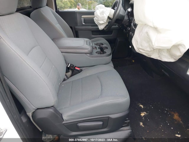 2013 RAM 1500 SLT VIN: 3C6JR6EP8DG503075