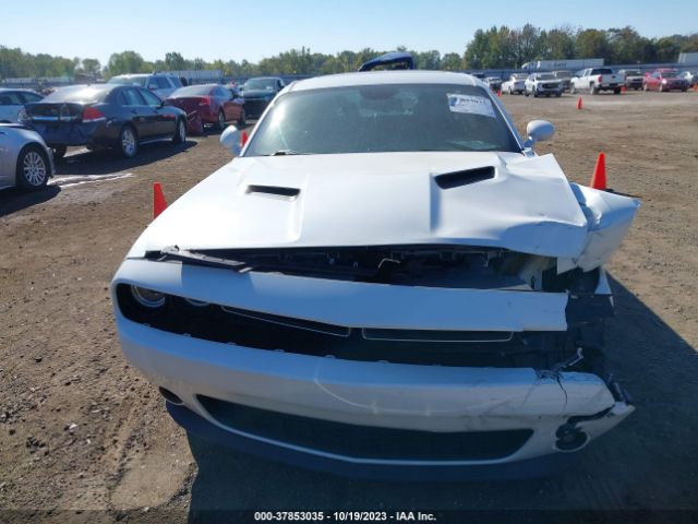 2C3CDZAG0GH201893 Dodge Challenger Sxt Plus