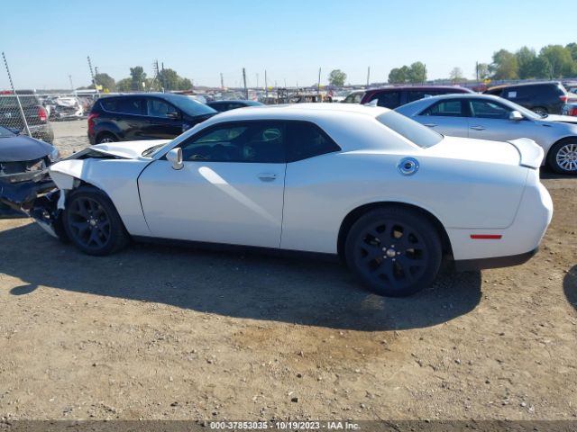 2C3CDZAG0GH201893 Dodge Challenger Sxt Plus