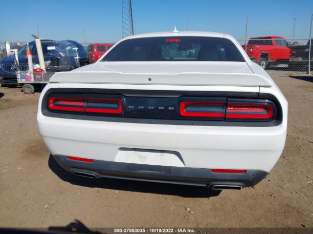 2C3CDZAG0GH201893 Dodge Challenger Sxt Plus