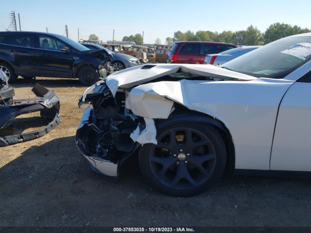 2C3CDZAG0GH201893 Dodge Challenger Sxt Plus