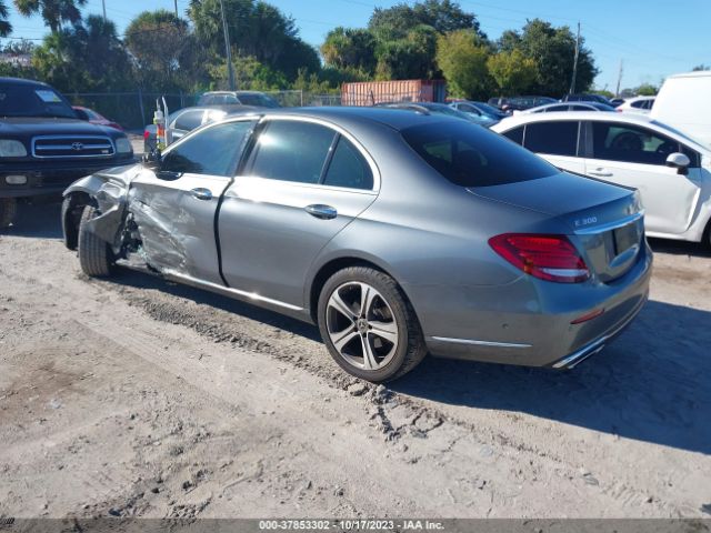 2017 MERCEDES-BENZ E 300 WDDZF4JB8HA069186 Photo 2