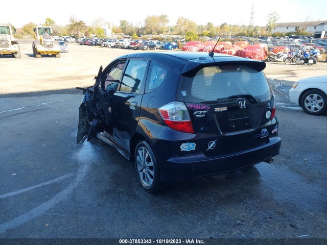 2013 HONDA FIT SPORT VIN: JHMGE8H57DC066255