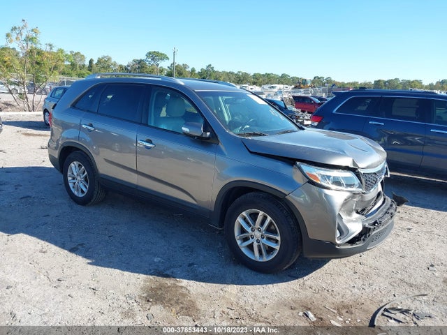 2015 KIA SORENTO LX VIN: 5XYKT4A60FG558315