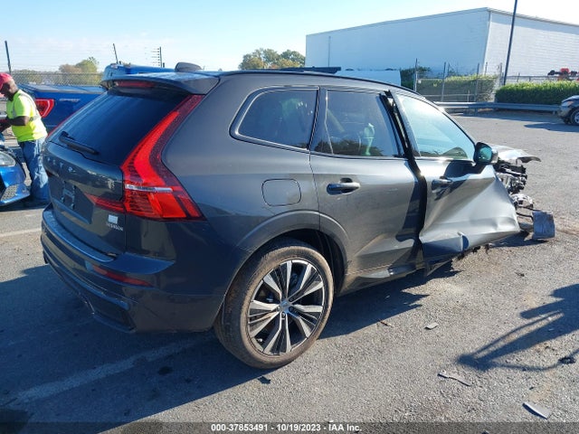 Volvo Xc60 Recharge Plus Dark Theme 2023 YV4H60DW8P1391691 Image 4