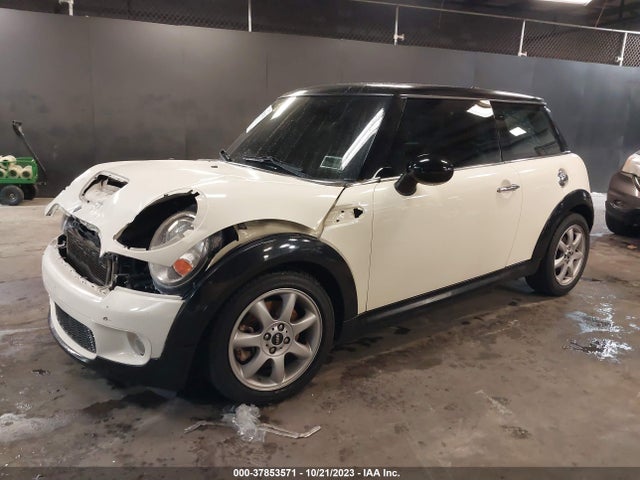 2010 MINI COOPER S WMWMF7C51ATZ69383 Photo 1