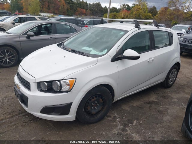 Chevrolet SONIC LS 2016 1G1JA6SHXG4111223 Image 2