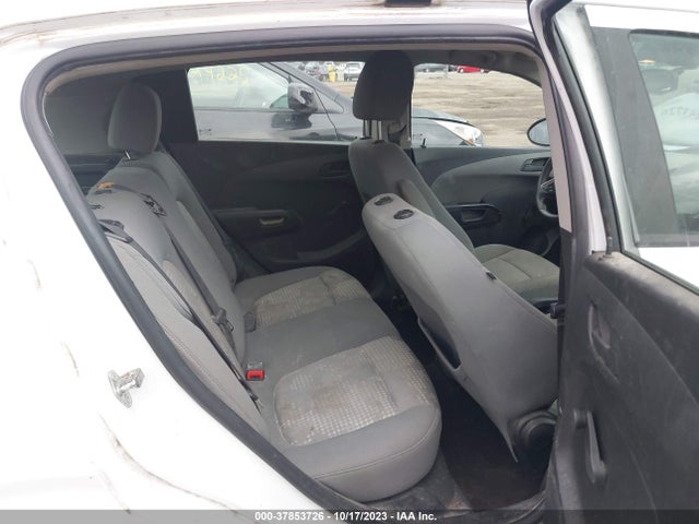 Chevrolet SONIC LS 2016 1G1JA6SHXG4111223 Image 8